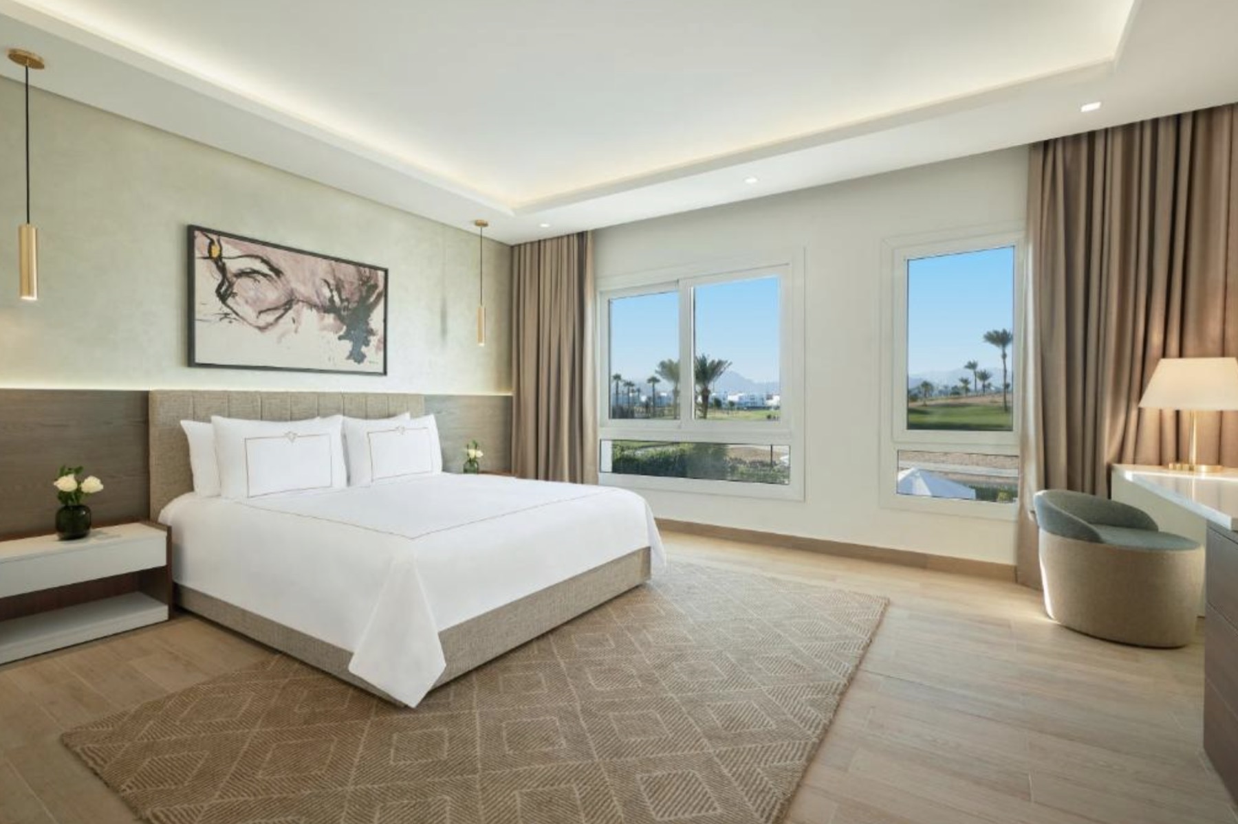 Sea-view suite bedroom